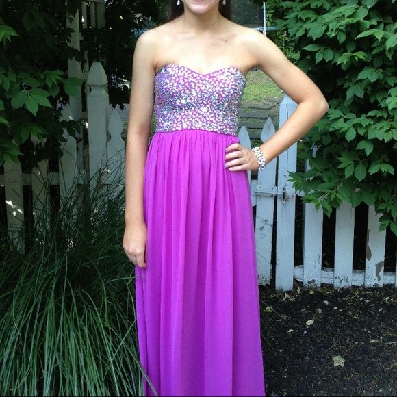 Prom Dress - Picture 1 of 8